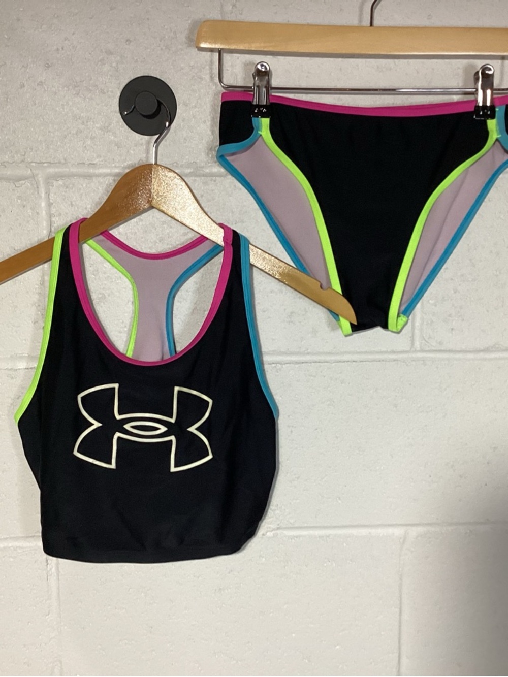 Under Armour Sports Bikini Top & Bottoms Se